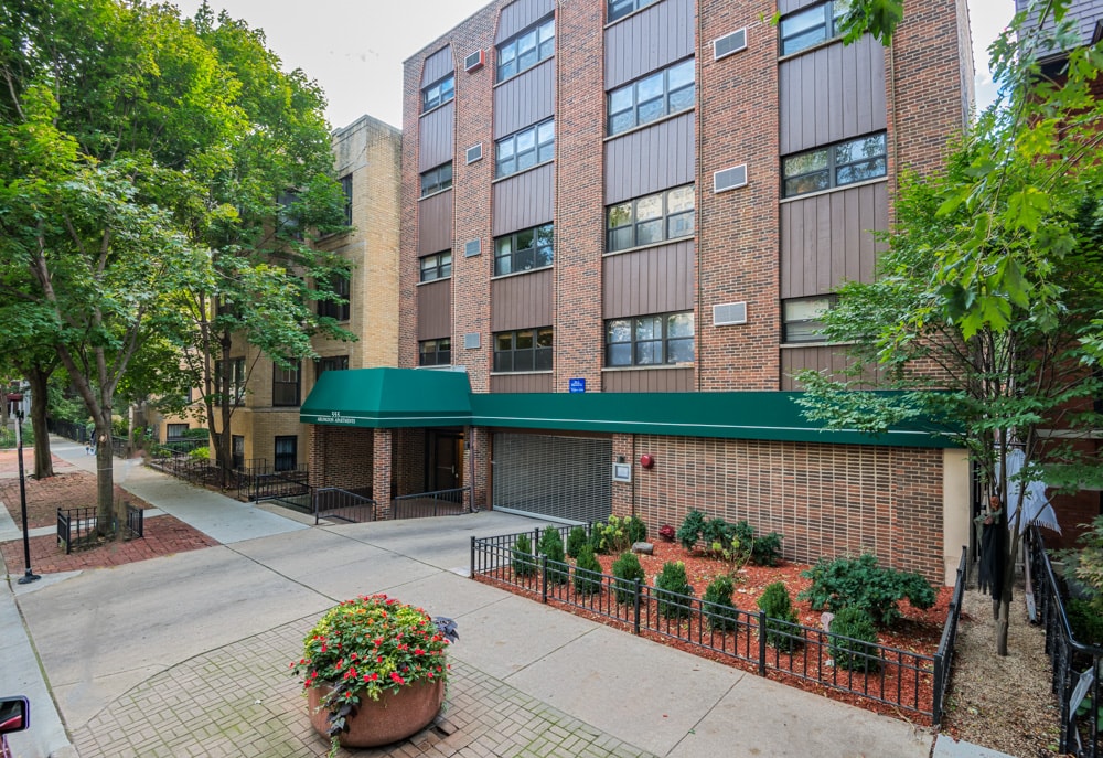 555 W. Arlington, Chicago