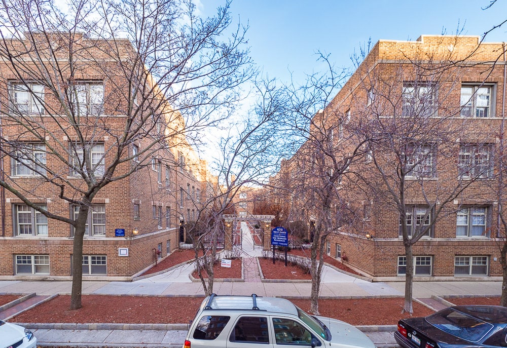 620-28 W. Barry, Chicago