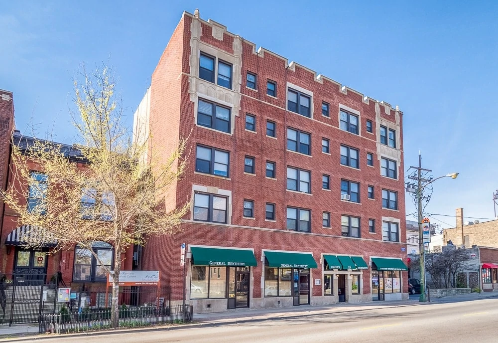 739 W. Belmont, Chicago