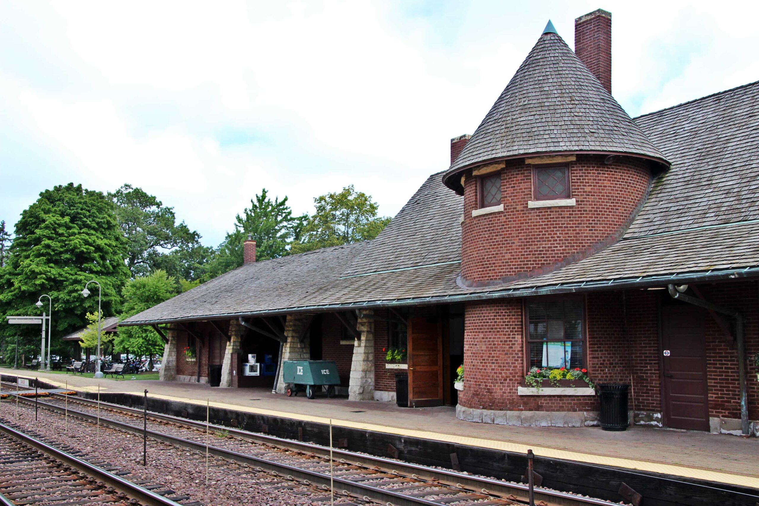 Glencoe Metra Station