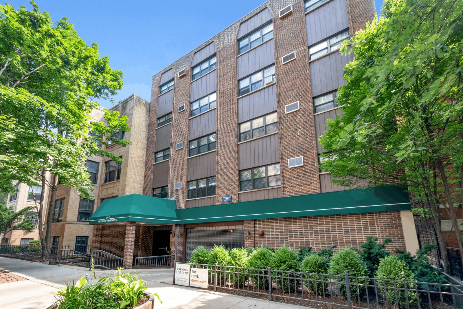 A five-story red brick apartment building at 555 West Arlington Place in Chicago’s Lincoln Park n...